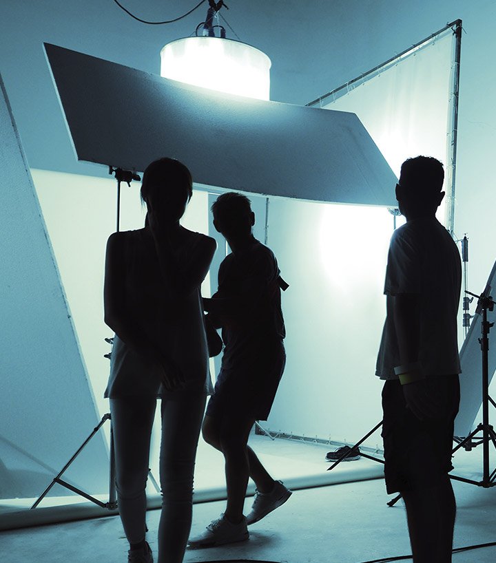 AMAZING Natural Light Portraits in a Garage? Amazing Post